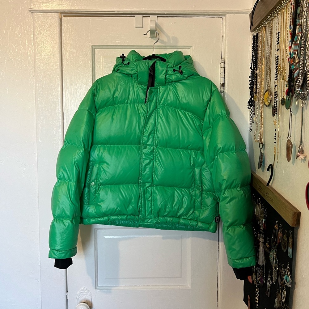 Aritzia Green Super Puff Shorty